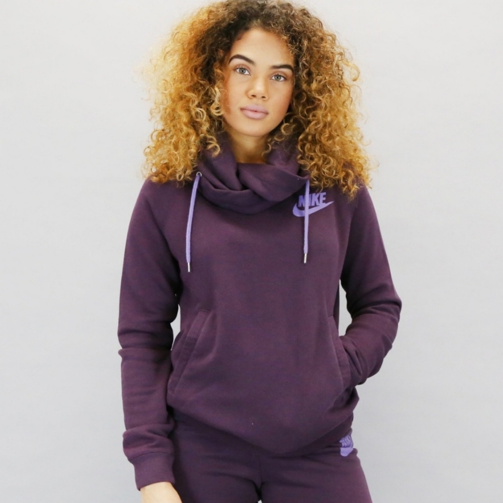 21) NIKE Rally Neck Hoodie w. Vibrant Coral logo